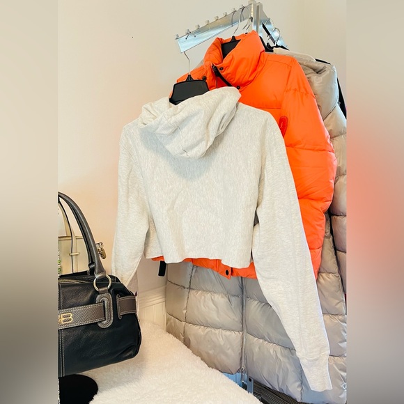 Champion size small -medium Light Gray Cropped Hoodie - Picture 4 of 8